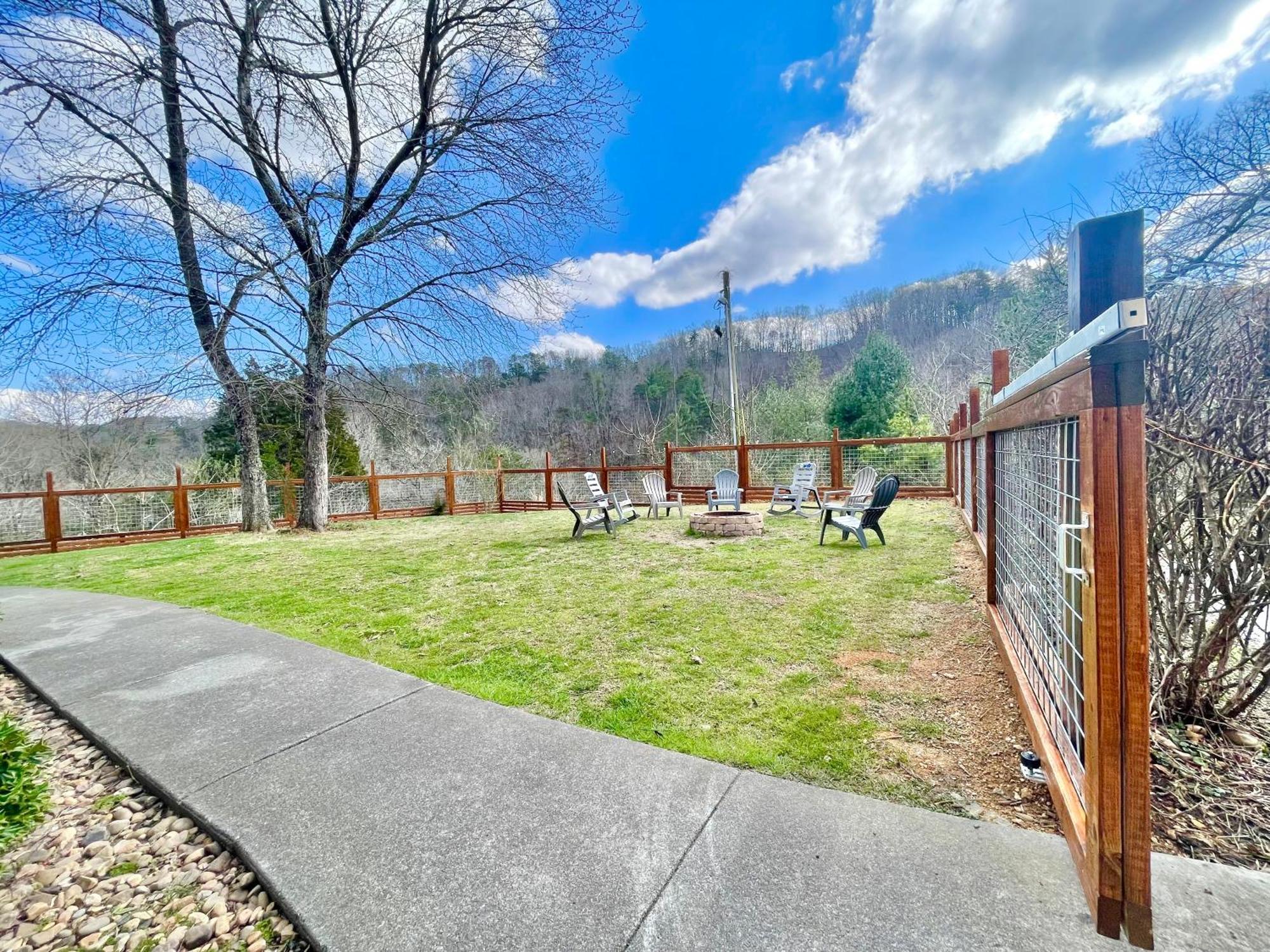 5Bedrooms*4King Beds*Outstanding Location*Hottub* Sevierville Eksteriør bilde