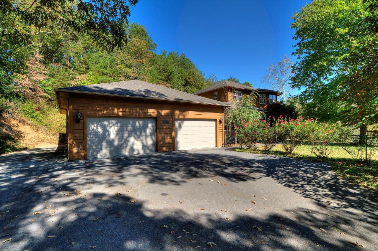 5Bedrooms*4King Beds*Outstanding Location*Hottub* Sevierville Eksteriør bilde